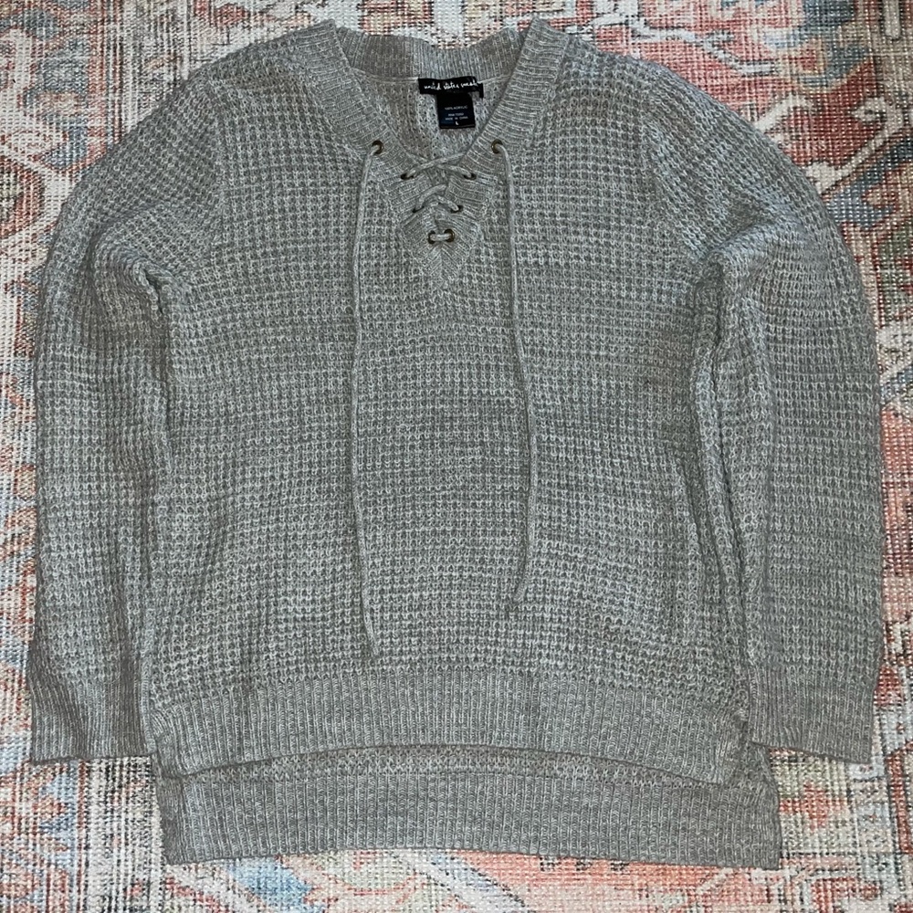 LACE UP GREY SWEATER